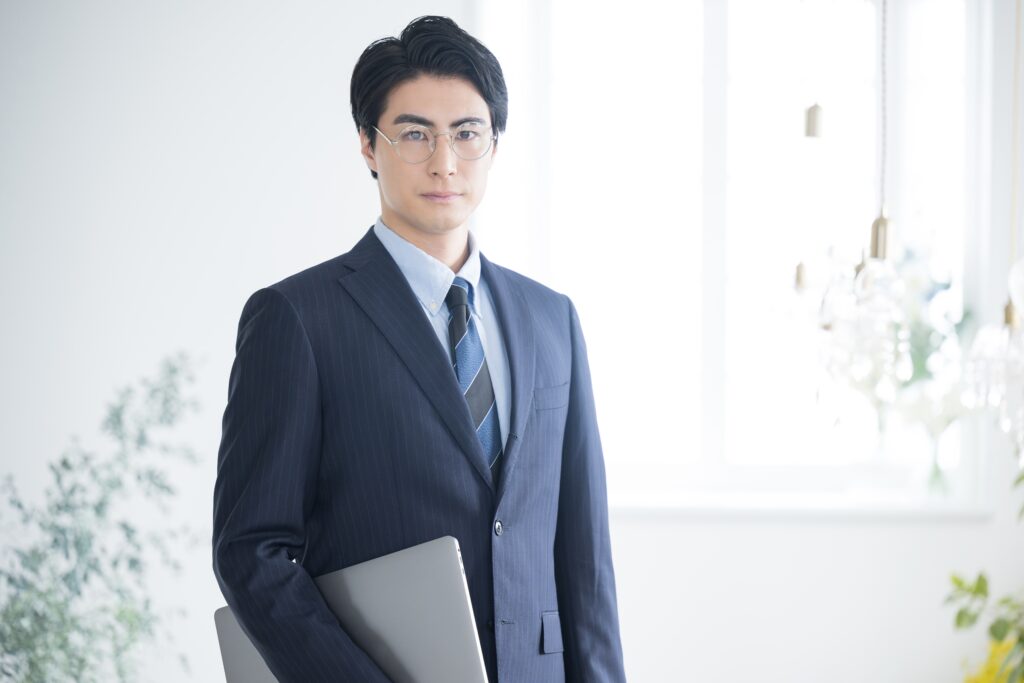 契約書代行を頼むなら弁護士？行政書士？違いと選び方